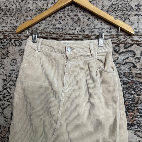 Zara Front Slip Corduroy Midi Skirt in Cream Color Size XS - Picture 2 of 8